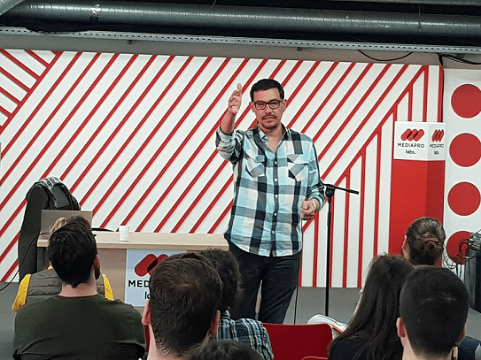 Alejandro Flórez Pitching audio-visual mediaprolabs concurso de proyecto digital audio-visual